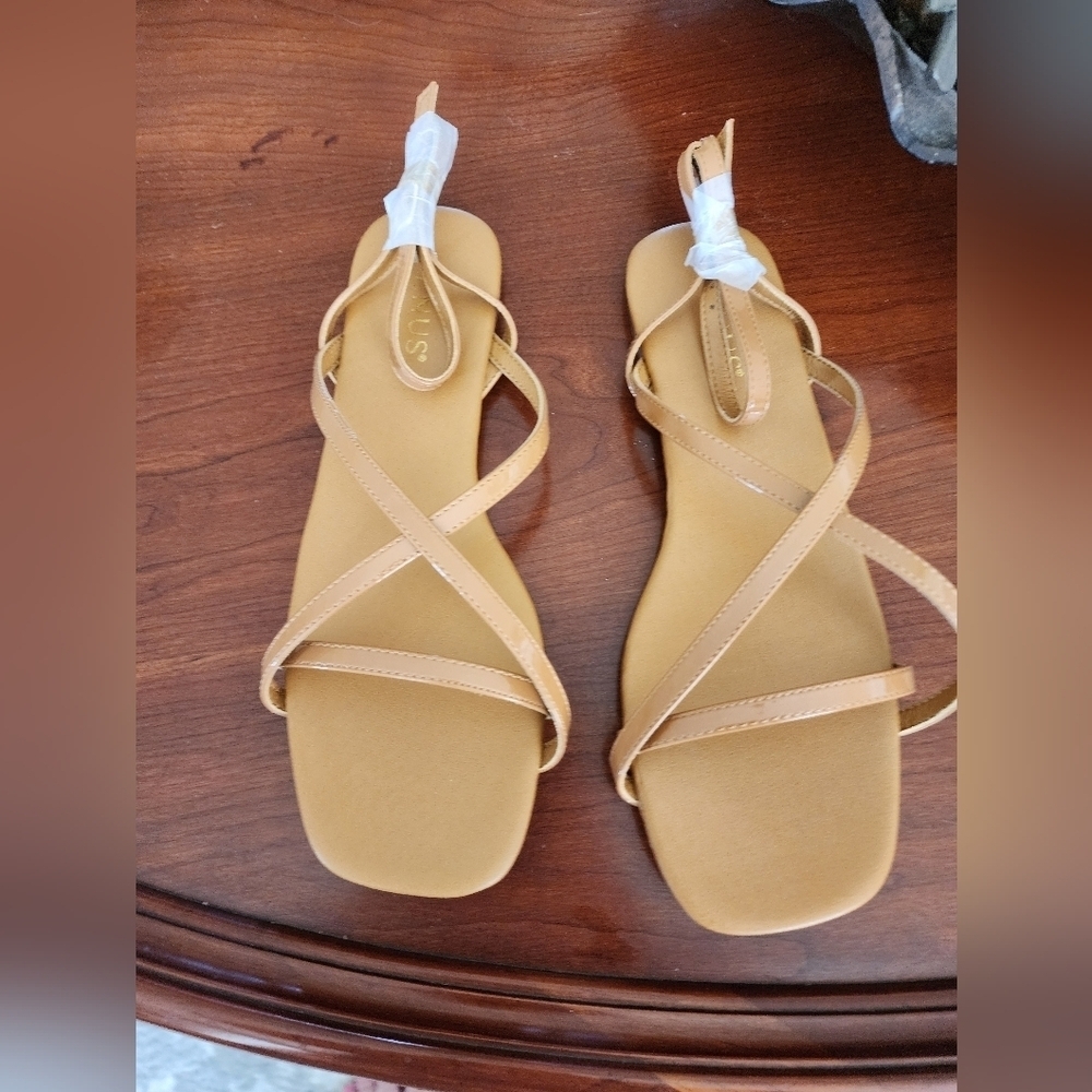 CC - Venus Tan Sandals 9